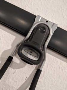 Crochet Rubbermaid FastTrack Pour Tuyau D'arrosage – Métal Noir Revêtu Poudre – Support Mural Jusqu'à 22 Kg – Facile à Installer