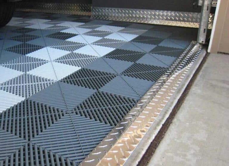 Choosing Garage Baseboards Styles & Materials