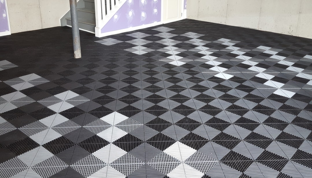 Black & Gray Checkerboard Floor Tile Design