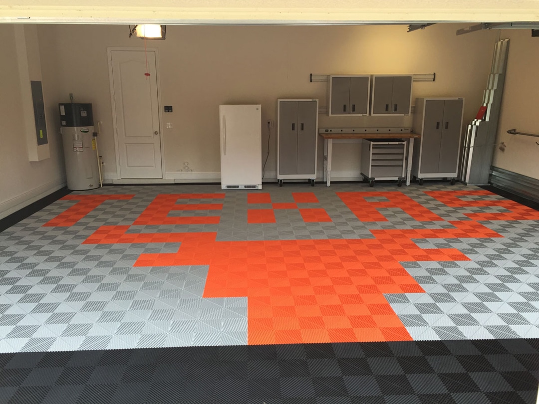 Texas Longhorns garage floor tile design