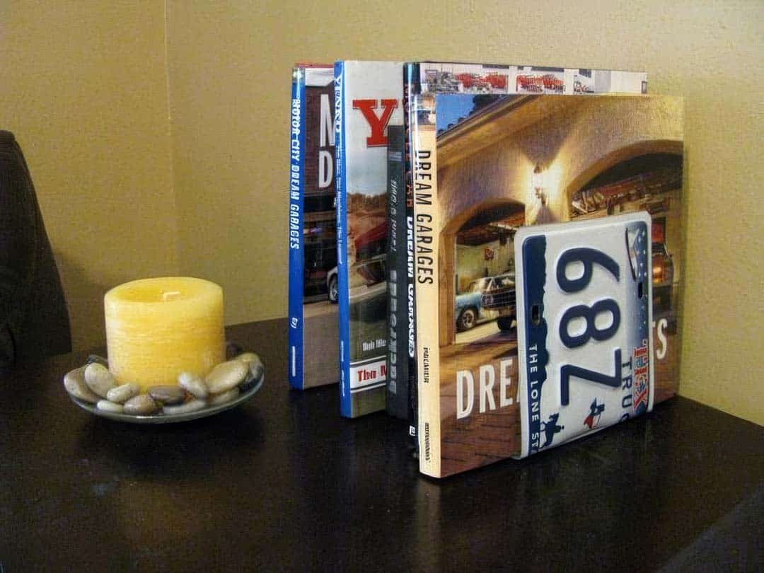 DIY license plate bookends