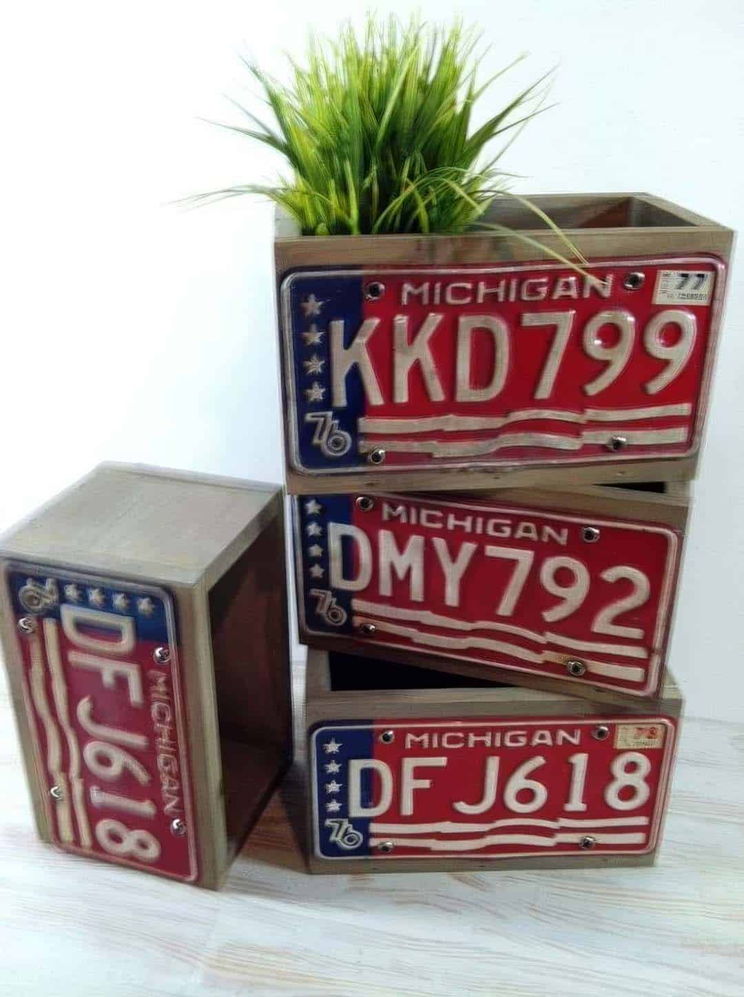 DIY license plate planters